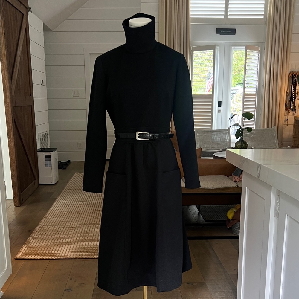 Black midi belted dress with pockets, full zip on the back! Approx size 6